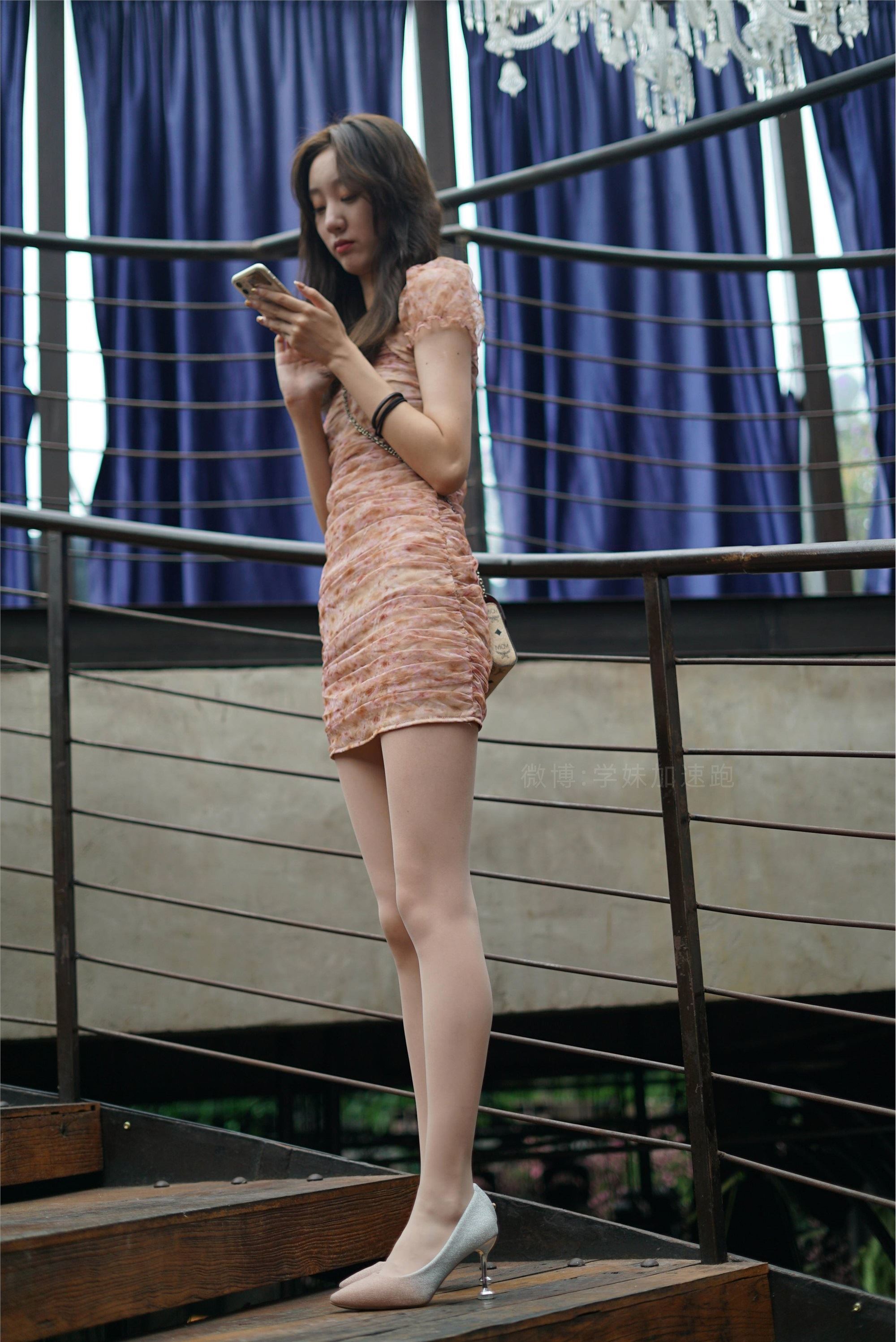 学妹加速跑 XM095《这！就叫美腿-九九》